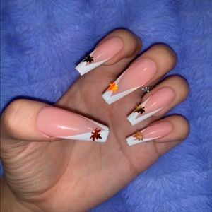 BUY ONE GET ONE FREE❗️French Fall 🍁 Press Ons 💅